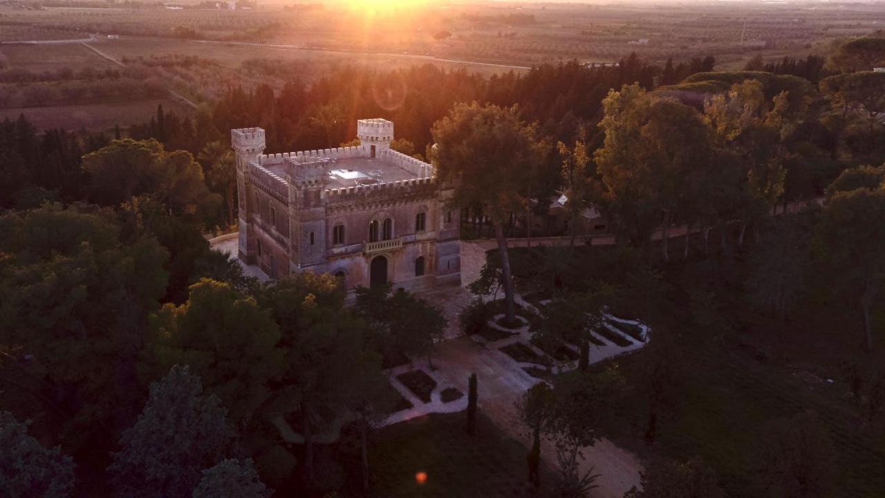 Castle Elvira - The Castle & The Cottage Trepuzzi Екстер'єр фото